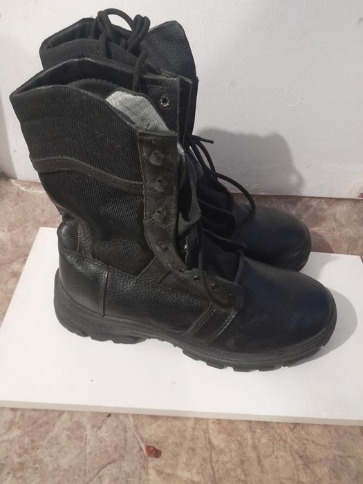 Продам  берцы новые  зимние  и летние