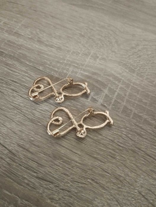 Продавам брошки стетоскоп