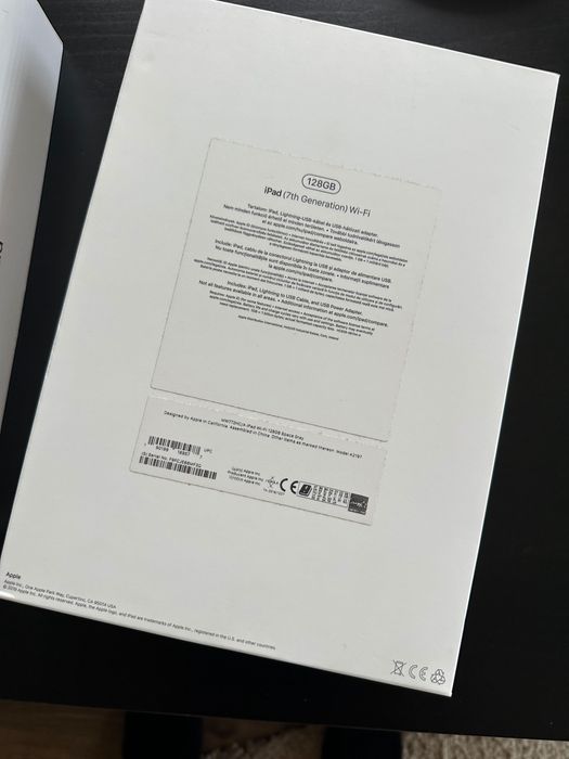 iPad Air 7 (128GB) Impecabil 10/10 Defect + Apple Pencil original + Cutie