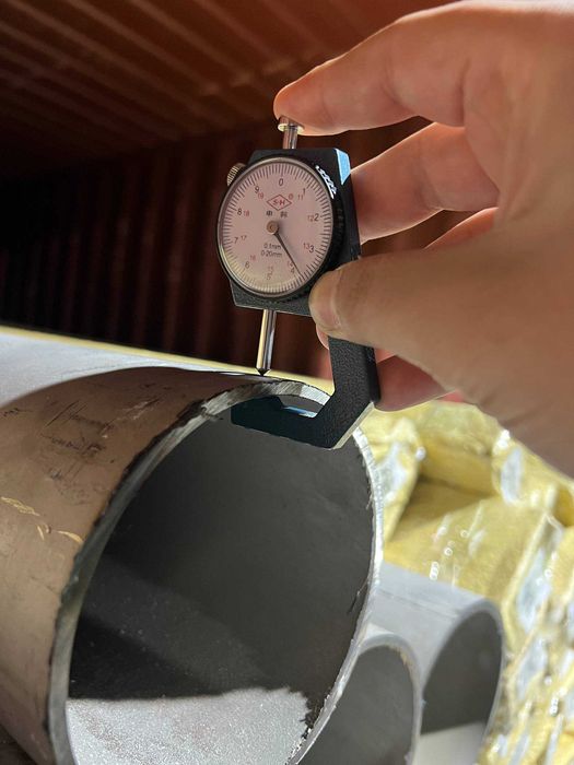 Безшовные  Нержавейка труба 304марка 3,0мм 3,5мм Наличийда бор