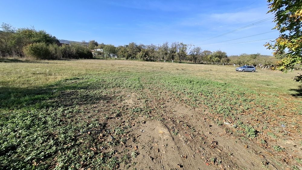 Vand teren intravilan in Calinesti Dn7 851mp