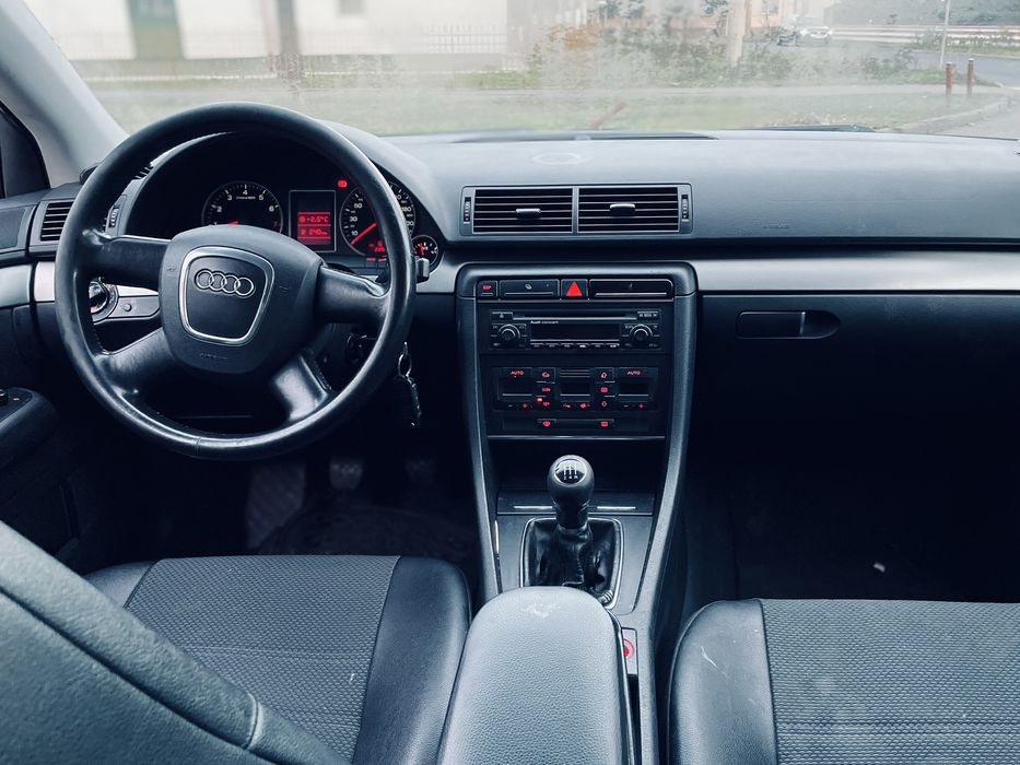 Audi A4 / Motor 1.6 Benzină / AN 2006 / Euro 4 / 220000 Km / Adus Acum