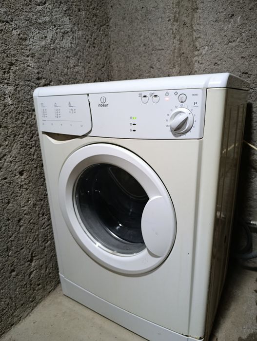 Стиральная машина автомат Indesit
