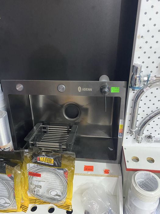 Продам мойки и унитаз все новое