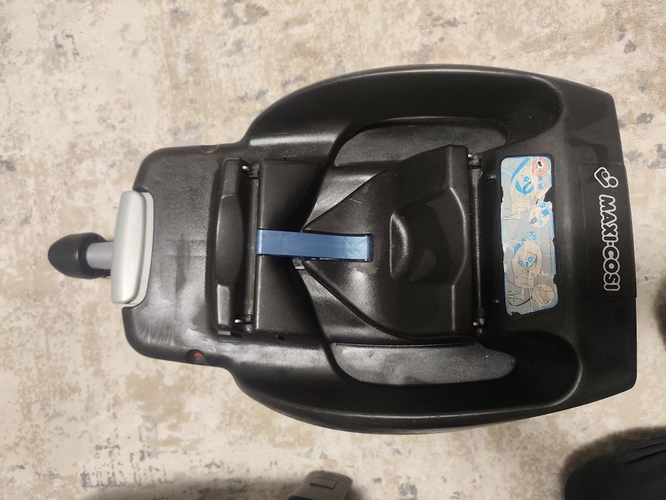 Кош кошница за кола с база изофикс isofix  Maxi-Cosi CabrioFix + ISOFIX EasyFix – комплект с база. 0-13 кг До около От 0 до 16-18 месеца