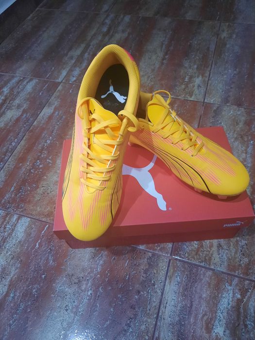 Ghete de fotbal Puma