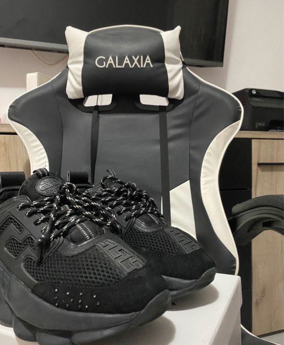 Versace chain reaction