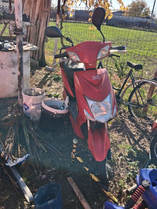 Vând doua motorete