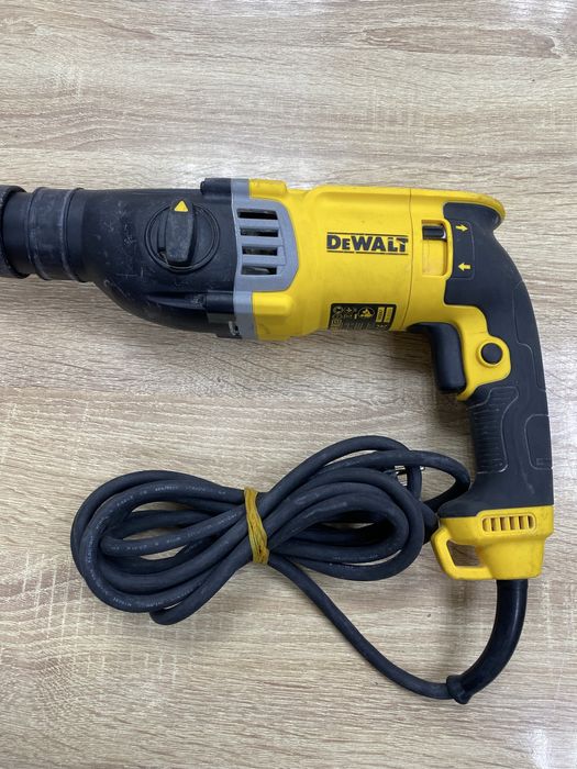 Перфоратор DeWalt D25143 (Ос14Б)