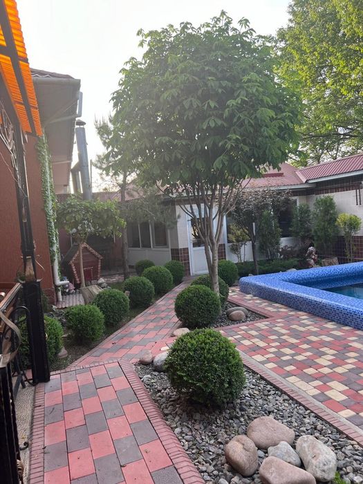 Продаётся 2 дачи на одном участке