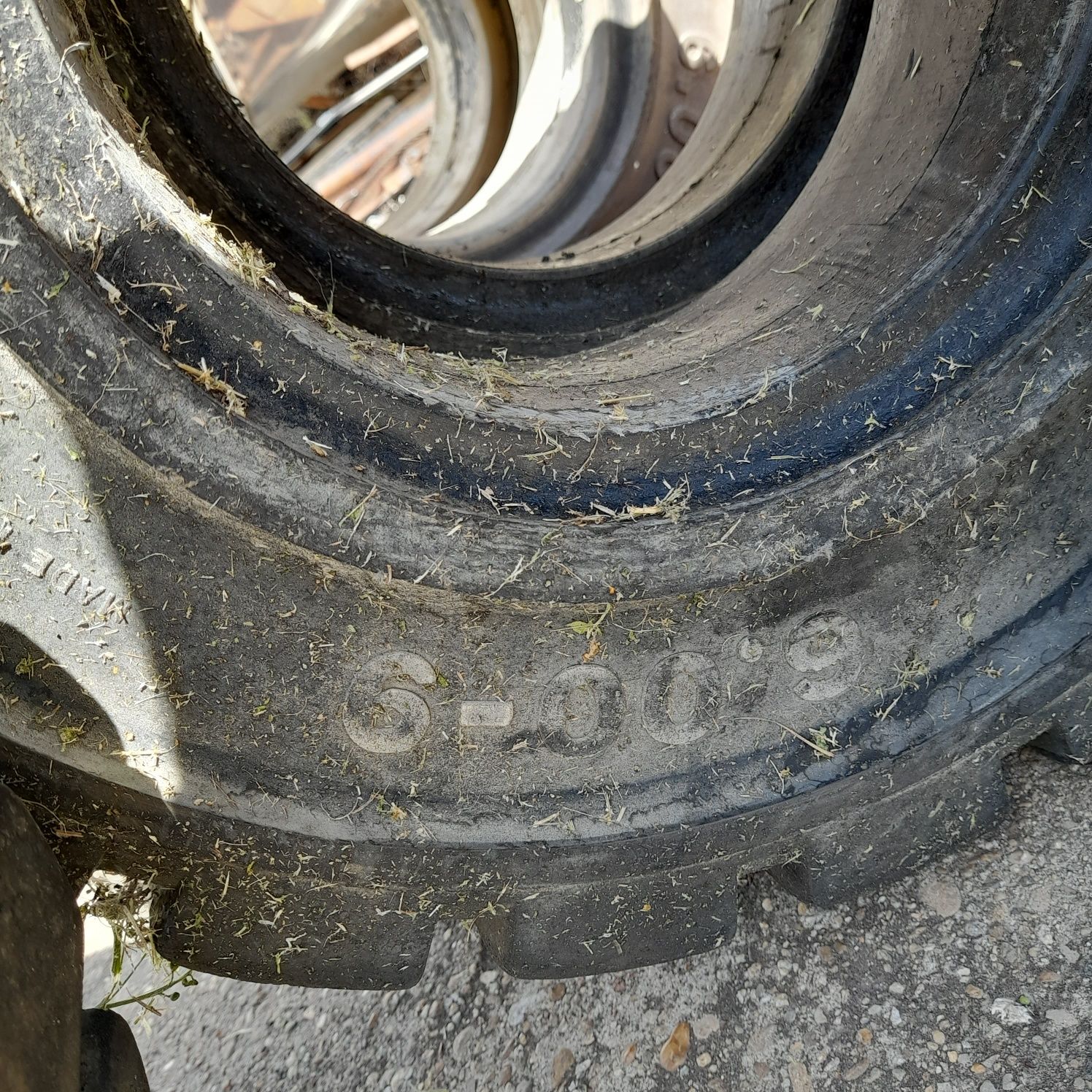 Гуми за мотокар задни и предни с. Самоводене • OLX.bg