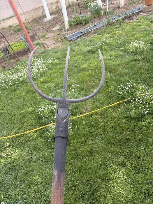 Se vinde FURCĂ pentru fân