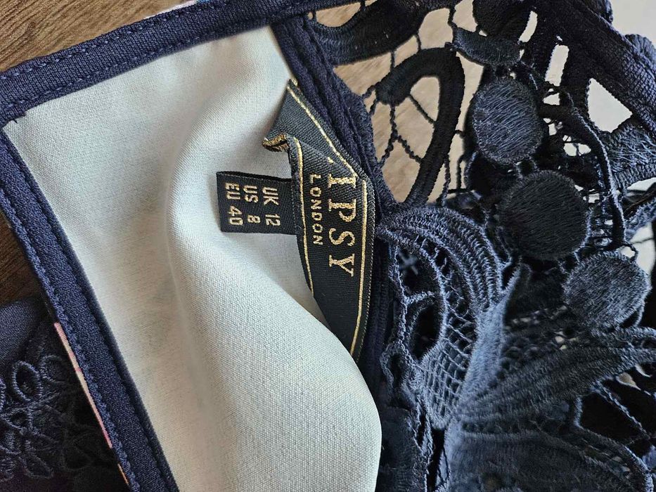 Официална ,елегантна рокля на LIPSY