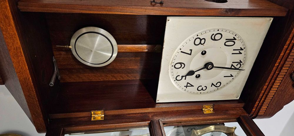 Ceas de perete cu pendula