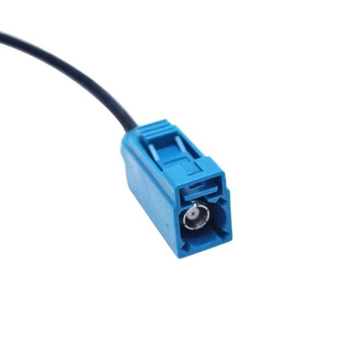 Преходник от Fakra към RCA с цел монтиране на задна камера