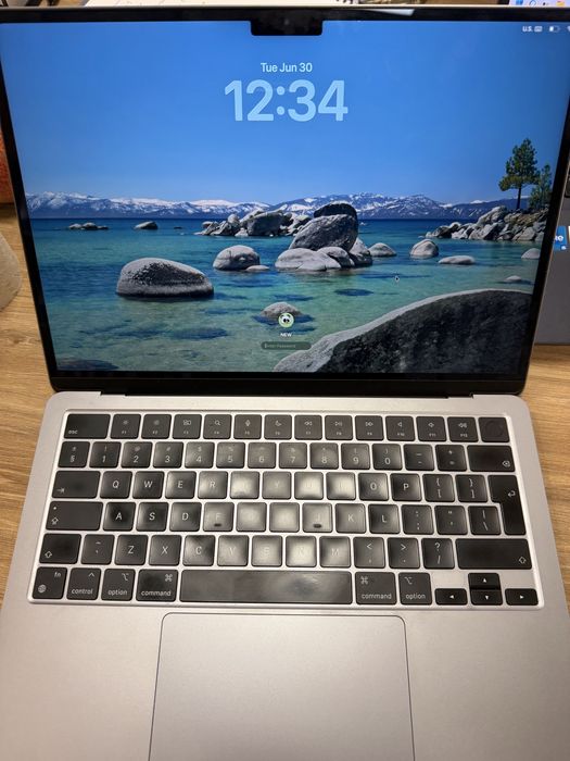 MacBook Air M28GB