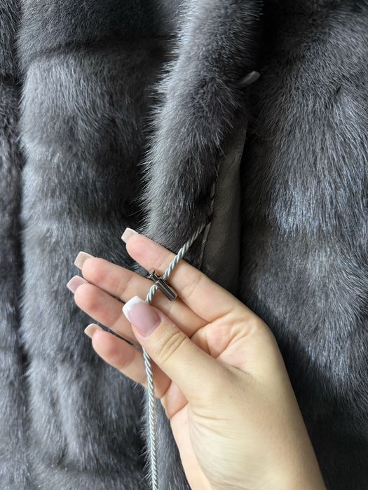 Продам норковую шубу