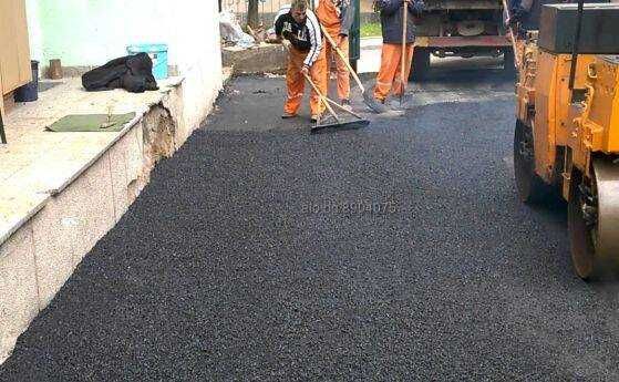 Насипване, чакълиране и асфалтиране на пътища