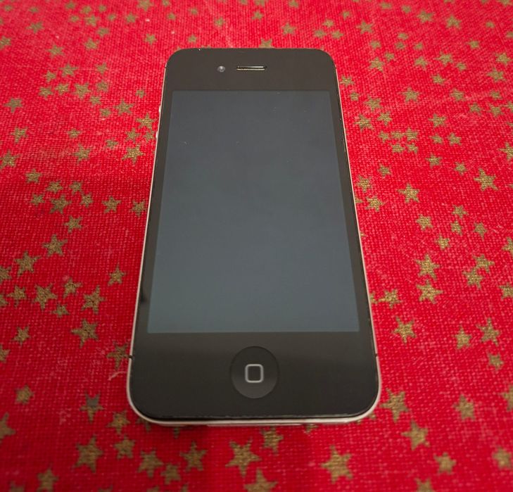 Vand Iphone 4s black 16 gb