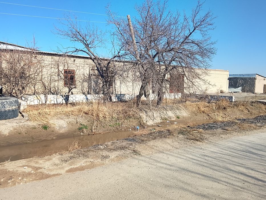 8 ta xonaga ega 15 sotixli yer uchastkasi sotiladi