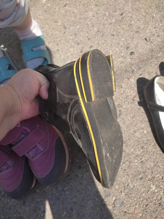 Продам детскую обувь для девочеки