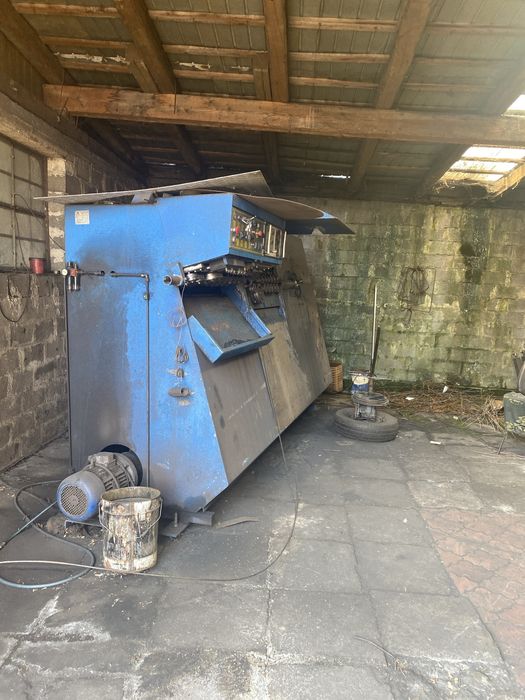 Masina  confectionat etrieri constructii marca  Galanos cu 2 derulatoa