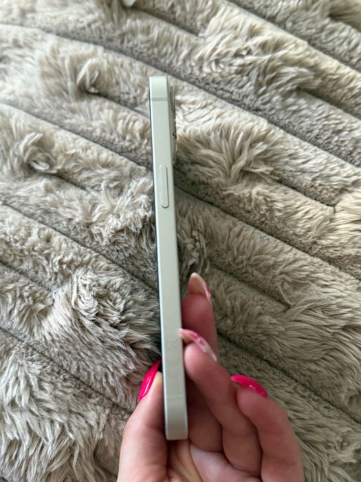 Телефон Iphone 13