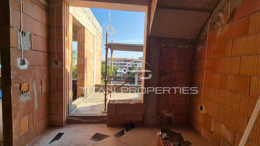 Продава се Тристаен апартамент в Пловдив, Кючук Париж - 98 кв.м за 1597 €/кв.м - Снимка #3