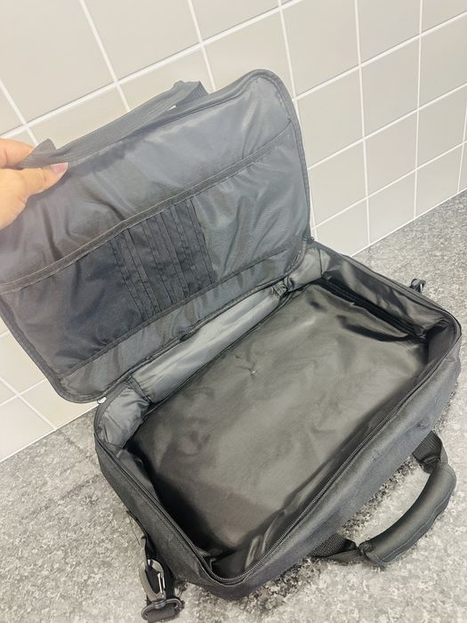 Vând geantă originală PS5 – Nouă