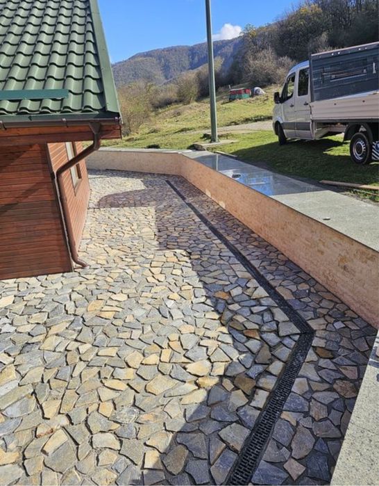 Piatra naturala de munte + montat + transport oriunde in tara