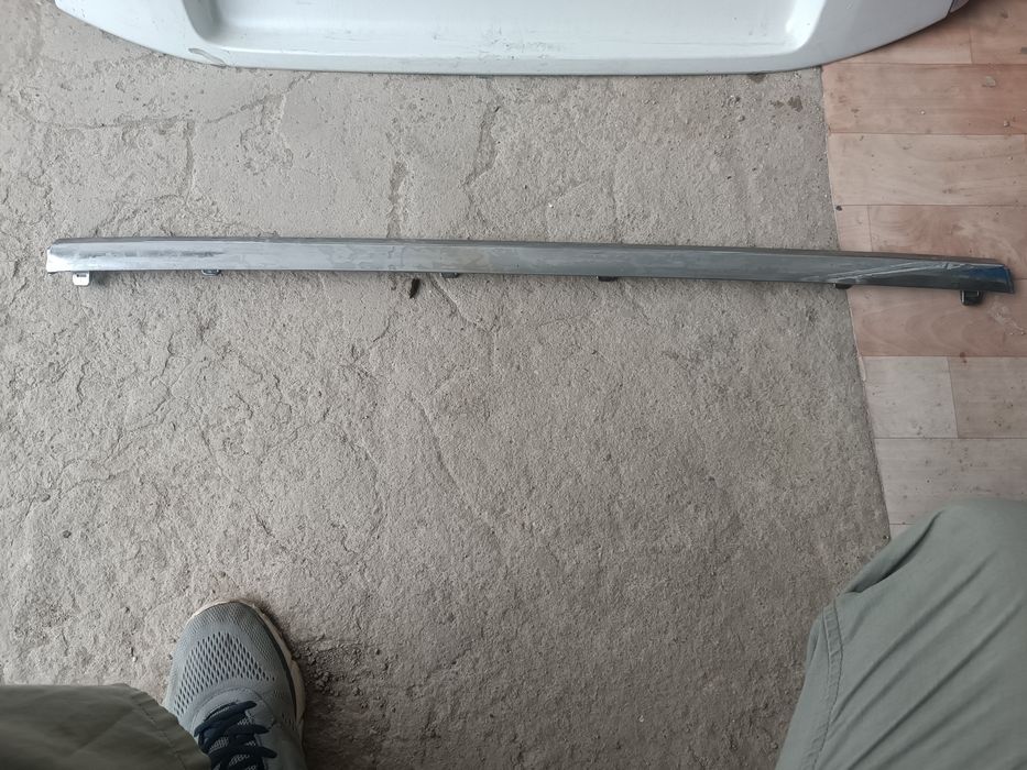 Подномерник на Прадо 150