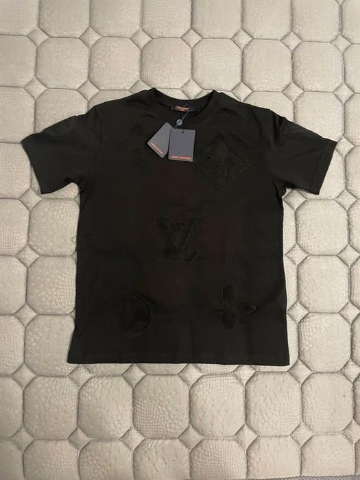 Tricou negru lv  nou
