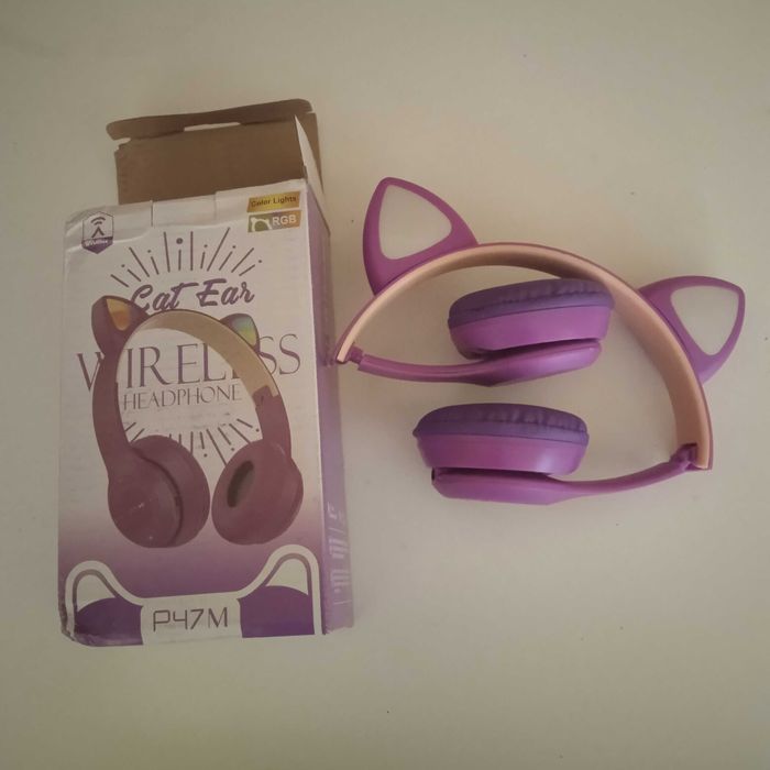 Светещи слушалки с уши