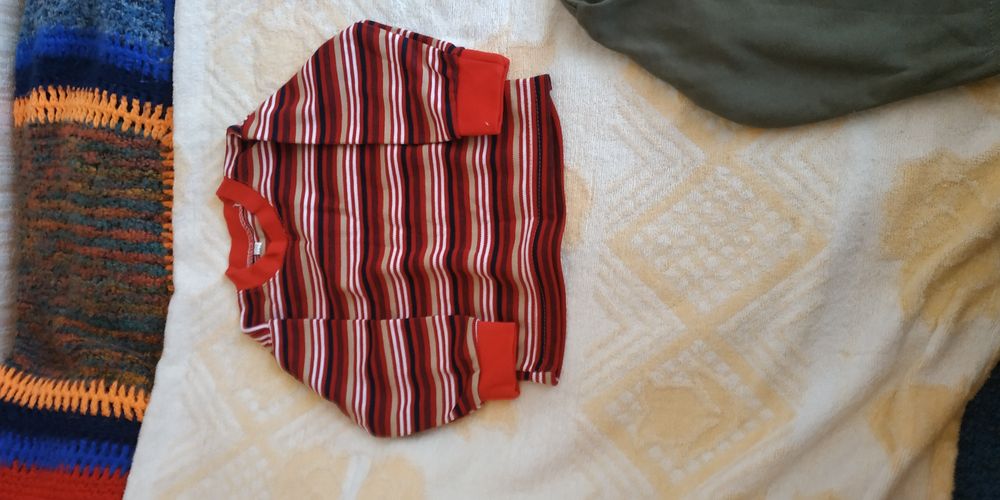 Одежда детская свитерки,кофточка боди