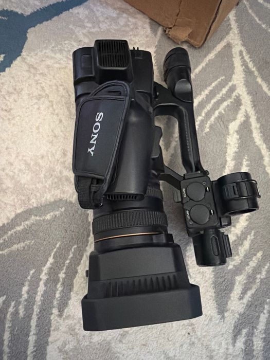 Sony FDR-AX1 4K Professional Handycam