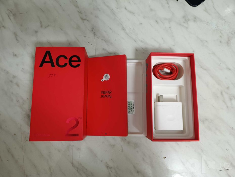 Продам OnePlus Ace 2 Pro 24/1024 ГБ