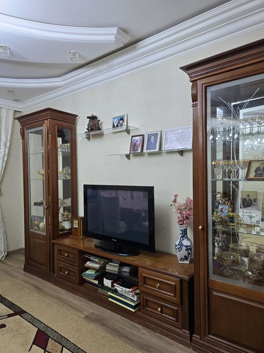 Горка в коричневом цвете