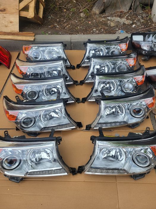 Фары б/у оригинал на Toyota Lexus