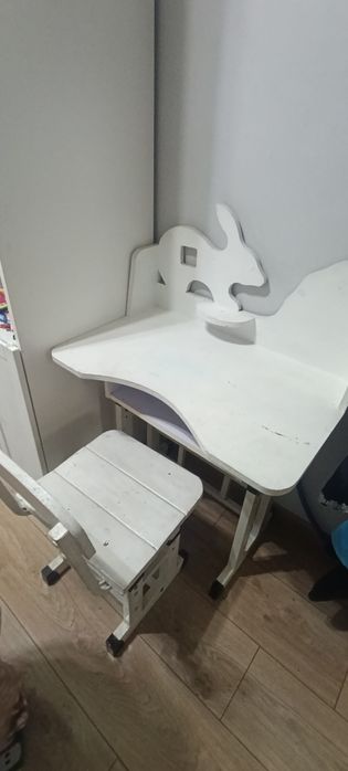 Продам парту детскую