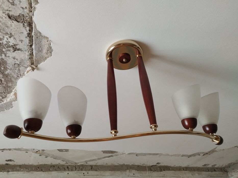 Люстра на 4 лампочки