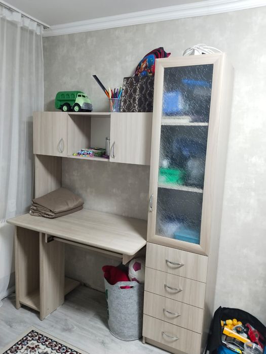 Продам компьютерный стол