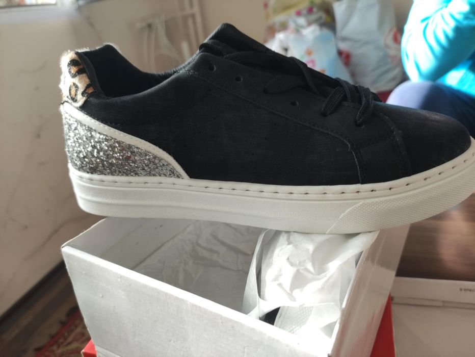 Дамски тигрови кецове