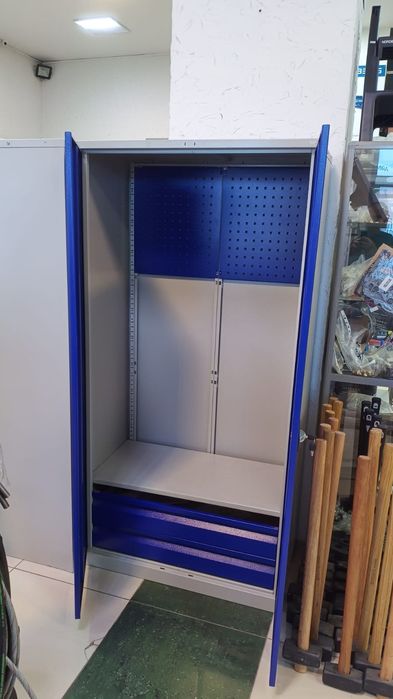 Распродажа производственной мебели