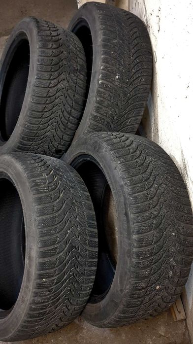 Зимни гуми 205 45 16 - 3 броя KUMHO