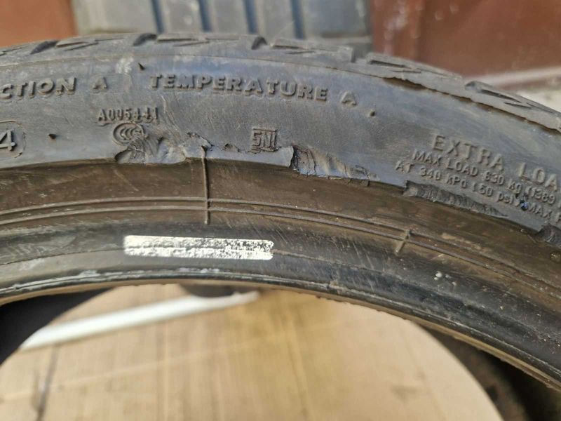 4 Bridgestone R18 225/40
летни гуми 
DOT5023