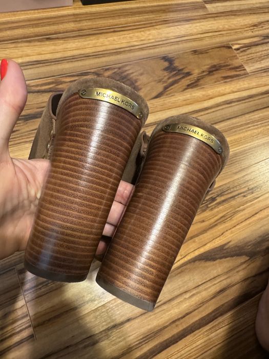 Saboti cu ținte MICHAEL KORS,Italia, piele stare excelenta!