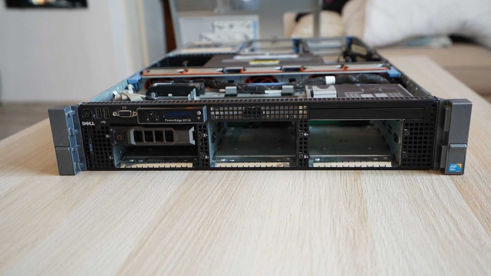Сървър: Dell  PowerEdge R710