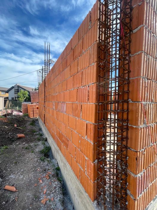 Constructii de case cu predare la cheie sau la rosu.