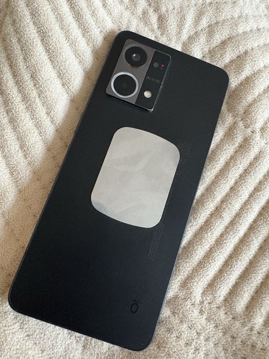 Продам смартфон Oppo reno 7