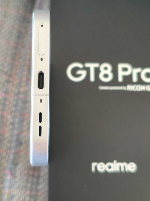 REALME GT 8 PRO в гаранция от Технополис 16GB RAM/512GB ROM